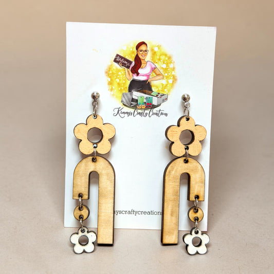 Floral Arch Dangle Earrings – Peach & White Daisy